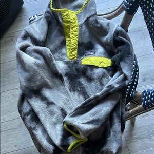Patagonia Black and Yellow Fleece Pullover